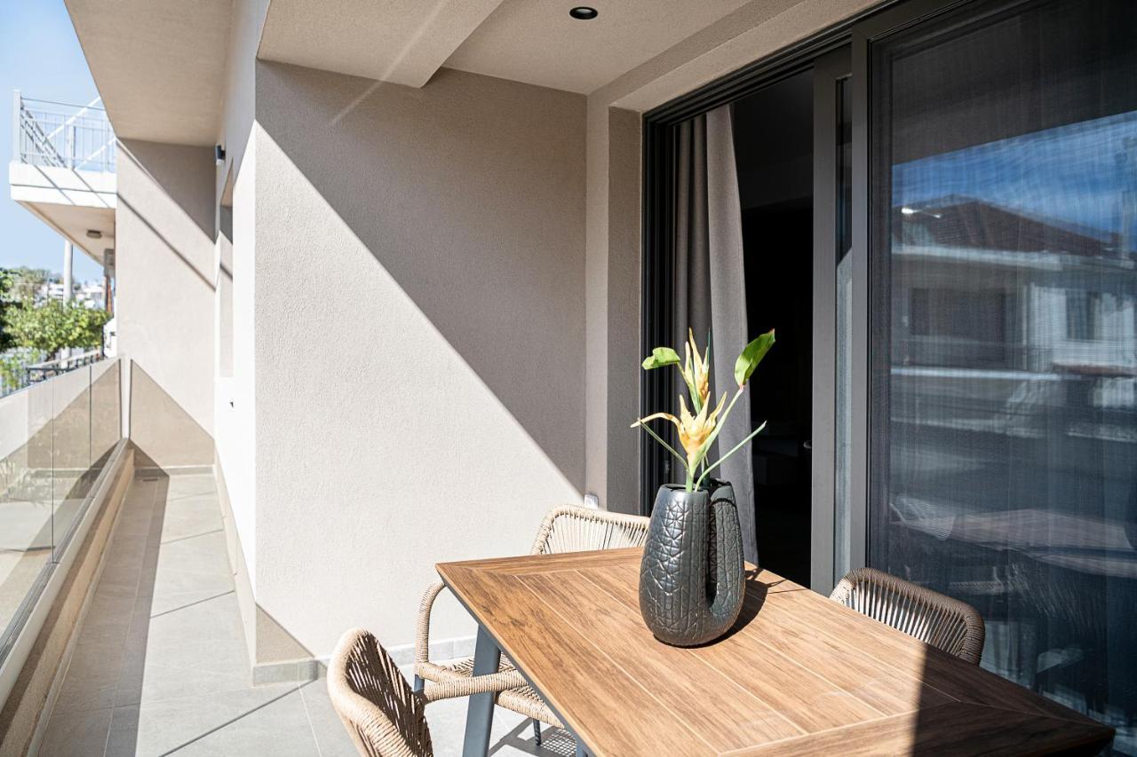 Casa D'Irene Apts Chrissi Akti Chania Exterior foto
